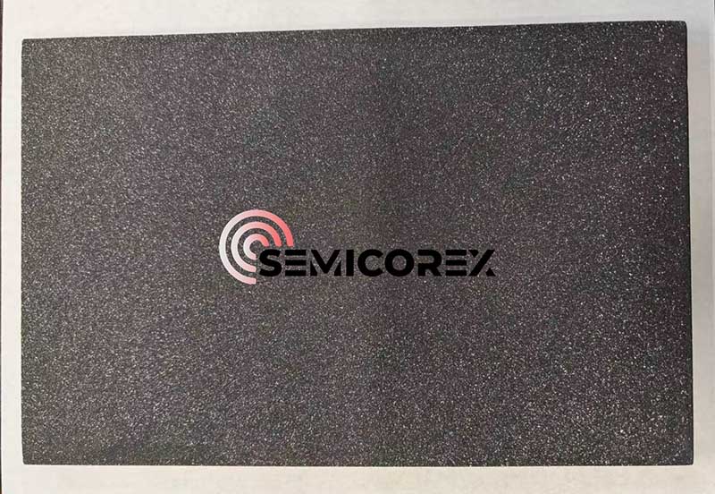 Cad é ceirmeach chomhdhúile sileacain athchriostalaithe?